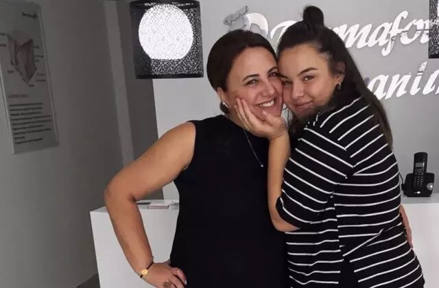 Sevgilisi annesini öldürmüştü! Genç kıza bıçakla tehditten hapis cezası