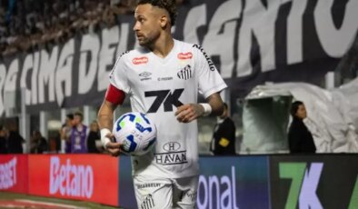 Sezonu kapattı denilen Neymar maça çıktı, rakiplerini sahadan sildi