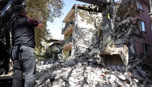 Sındırgı’da 17 bin artçı deprem sonrası uzman psikologdan toplumsal travma uyarısı