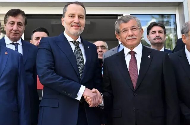 Siyaset kulislerini sarsacak haber! İki parti birleşmek için görüşmelere başladı