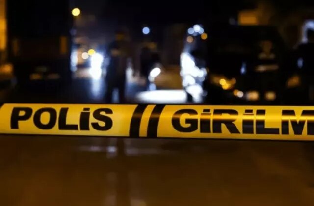 Sokak ortasında dehşet! Boşanma aşamasındaki eşini boğazından bıçakladı