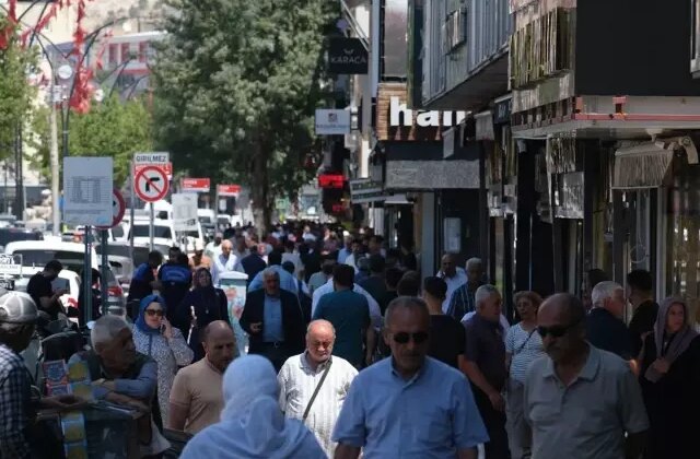 Son 3 günde 150 bin kişi kente giriş yaptı! Oteller doldu taştı