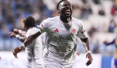 Süper Lig’de bugün oynanan 3 maçta yalnızca 2 gol atıldı