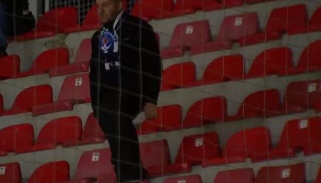 Süper Lig’de ilginç an: Takımını tribünde tek başına destekledi