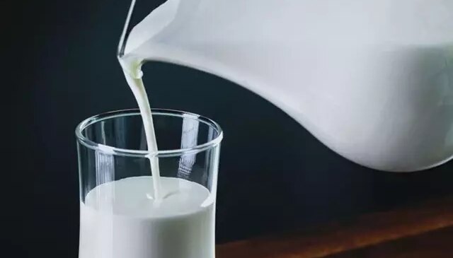 Süt dokunuyor diye hemen laktozsuz ürünlere yönelmeyin! Bilimsel çözüm sütü bırakmak değil