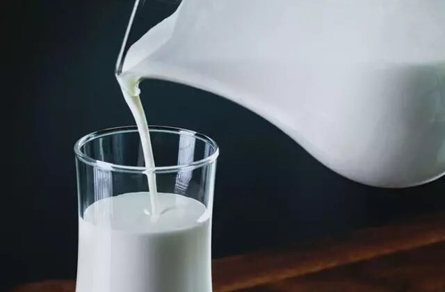 Süt dokunuyor diye hemen laktozsuz ürünlere yönelmeyin! Bilimsel çözüm sütü bırakmak değil