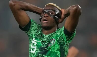 Taraftarlar merakla bekliyordu! Osimhen hakkında gece yarısı resmi açıklama