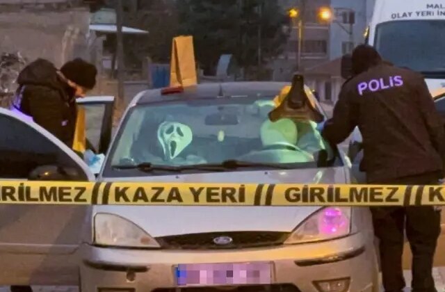 Tartıştığı arkadaşını arabada silahla vurdu