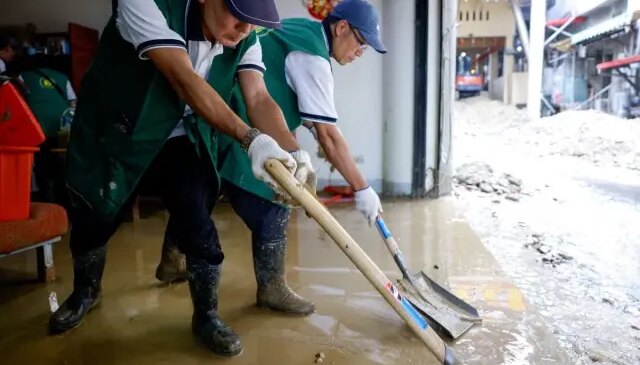 Tayfun dehşeti: Nehirler taştı, araçlar sulara kapıldı