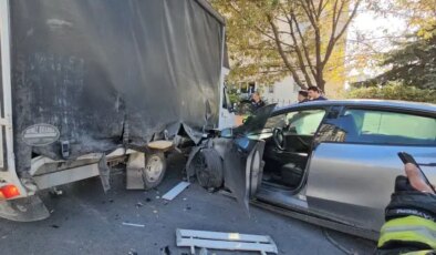 Tesla ile hız denerken aracı perte çıkardı