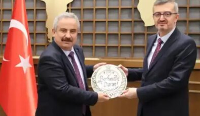 Türkiye Basın Federasyonu, İletişim Başkanı Burhanettin Duran’ı ziyaret etti