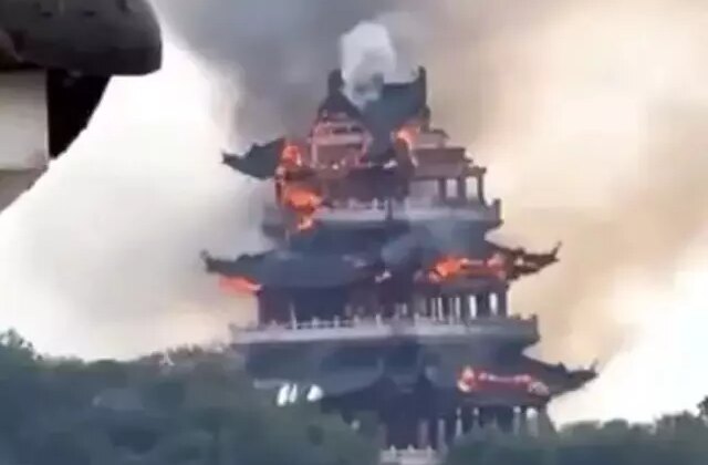 Tütsü faciası 1500 yıllık tapınağı kül ediyordu