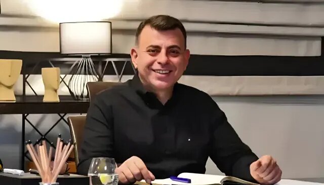 Ünlü iş insanı ofisinde ölü bulundu