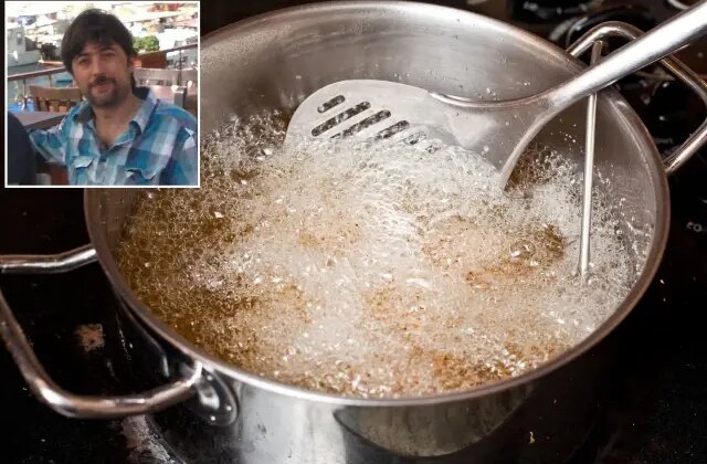 Uyuyan kocasını üzerine kızgın yağ dökerek öldürdü