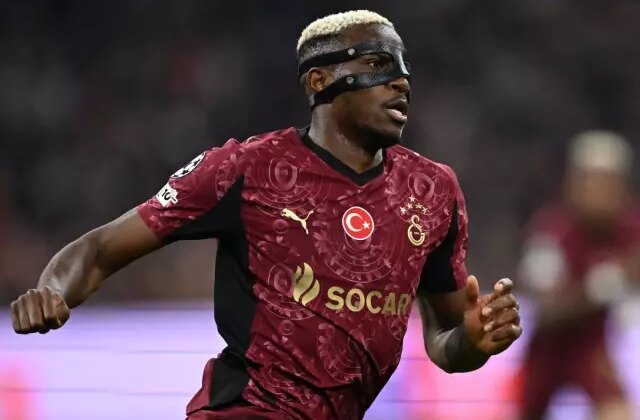 Victor Osimhen, Ajax’a attığı gollerle tarih yazmaya devam ediyor