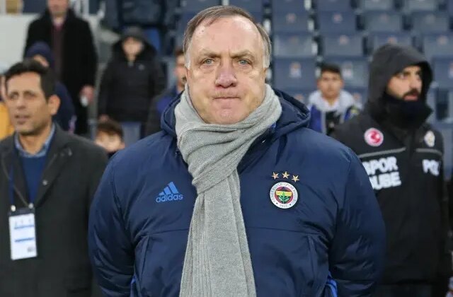 Yardımcısı açıkladı! Dick Advocaat’ı isteyen Süper Lig devi bakın kimmiş