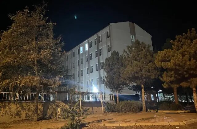 Yatılı okulda pasta yiyen öğrenciler zehirlenme şüphesiyle hastaneye kaldırıldı