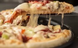 Yediği pizza canından etti! 3 kişi hastanede yaşam mücadelesi veriyor