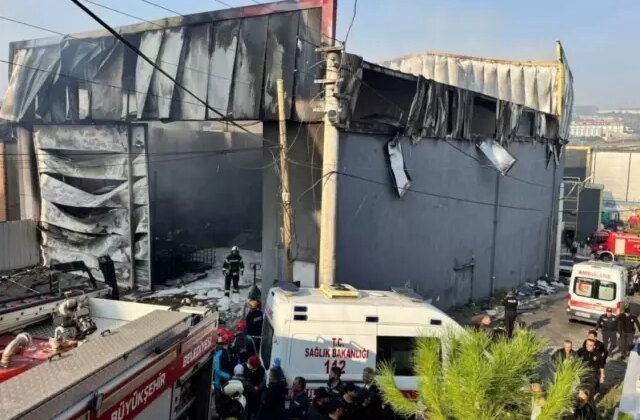 Yılmaz Tunç: Dilovası’ndaki yangına ilişkin bilirkişi heyetinin çalışmaları sürüyor