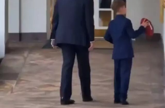 Yürüyüşü dikkat çeken Trump’ın sağlığı tartışma konusu oldu