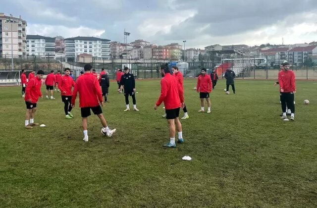 17 futbolcusu bahis cezası alan kulübün teknik direktörü, vali ve belediye başkanından yardım istedi