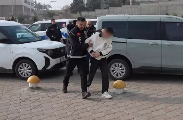 19 yaşındaki genci dövüp parasını çaldılar, yetmedi çıplak görüntüleri için 100 bin TL istediler