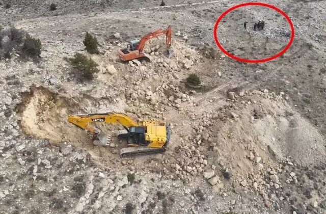 2 iş makinesiyle define arayanlara operasyon: 14 gözaltı