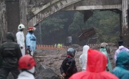 3 ülke felaketi yaşıyor! 900’den fazla ölü, yüzlerce kayıp var