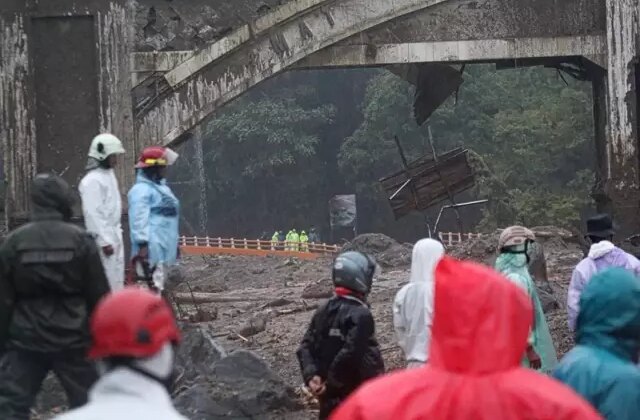 3 ülke felaketi yaşıyor! 900’den fazla ölü, yüzlerce kayıp var