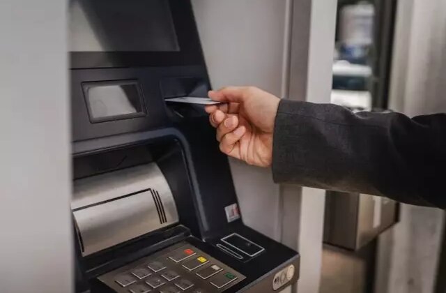 70 yıllık dev banka 51 şubesini kapatıyor