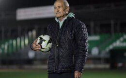 89 yaşındaki emekli madenci, 45 yıldır sporcu yetiştiriyor