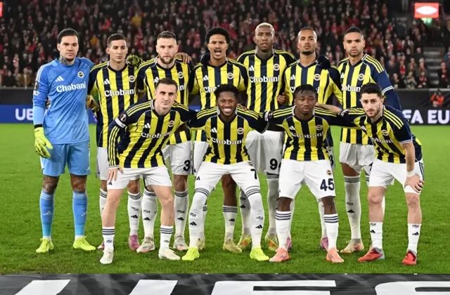 Fenerbahçe’de iki yıldız isim Beşiktaş derbisinde oynayamayacak