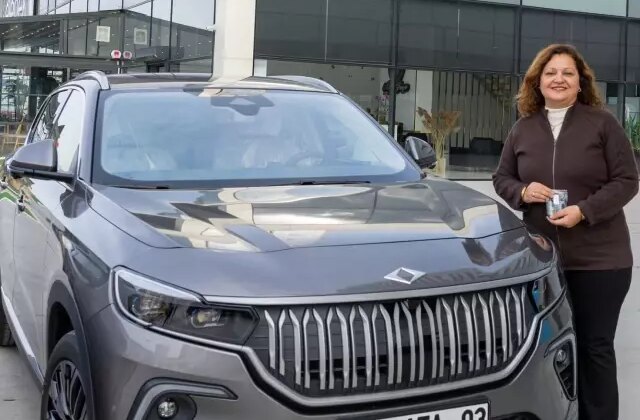 AK Parti’ye geçeceği iddia edilen CHP’li başkan, TOGG aldı