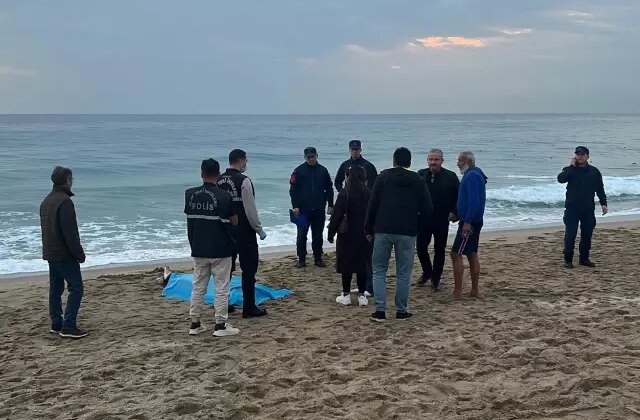 Alanya’da sahilde kadın cesedi bulundu