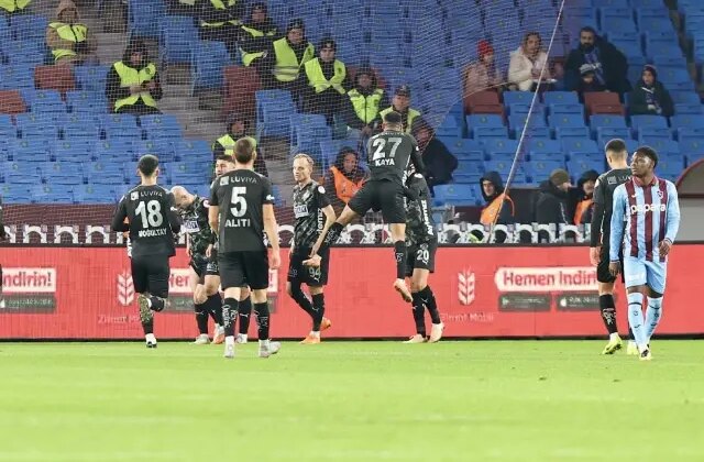Alanyaspor, Trabzonspor’u deplasmanda yenerek büyük bir sürprize imza attı