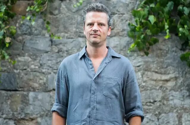 Altın Portakal ödüllü yönetmen, evinde silahlı saldırıya uğradı