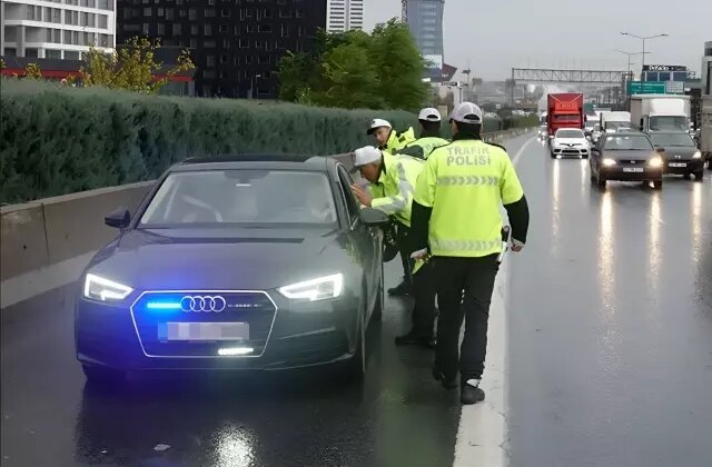 Anayasa Mahkemesi’nden çakarlı araç kararı! Resmi Gazete’de yayımlandı