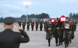 Ankara’da düşen jette hayatını kaybeden Libya Genelkurmay Başkanı memleketinde toprağa verildi