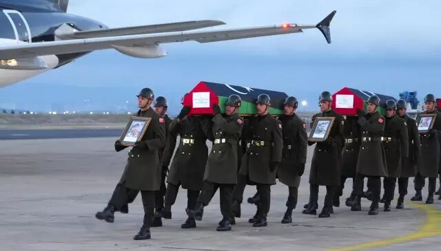 Uçak kazasında hayatını kaybeden Libya heyeti resmi törenle ülkelerine uğurlandı