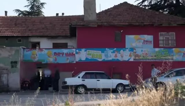 Hayır mağazasında cinsel ilişki karşılığı yardım skandalına 35 yıla kadar hapis talebi