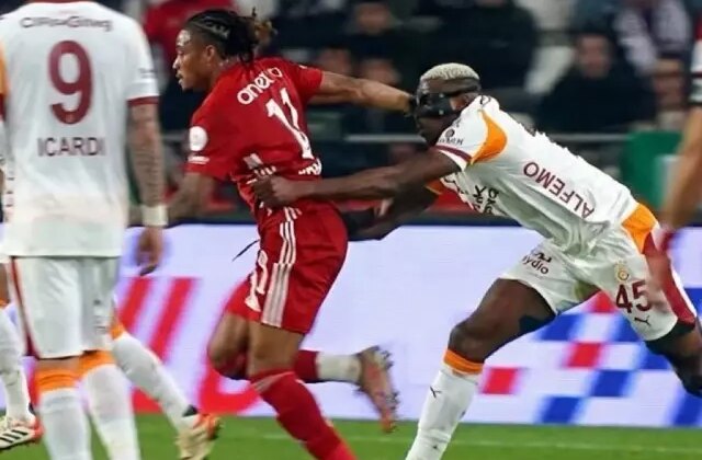 Antalyaspor-Galatasaray maçına damga vuran olay! Osimhen bilerek kart gördü iddiası