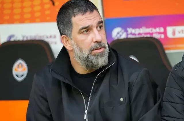 Arda Turan resmen delirdi: Rakip takımın kulübesini bastı