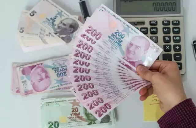 Görüşmeler devam ederken iş dünyasından kritik asgari ücret mesajı
