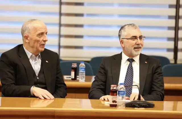 TÜRK-İŞ Başkanı ile görüşen Bakan Işıkhan’dan heyecanlandıran asgari ücret mesajı
