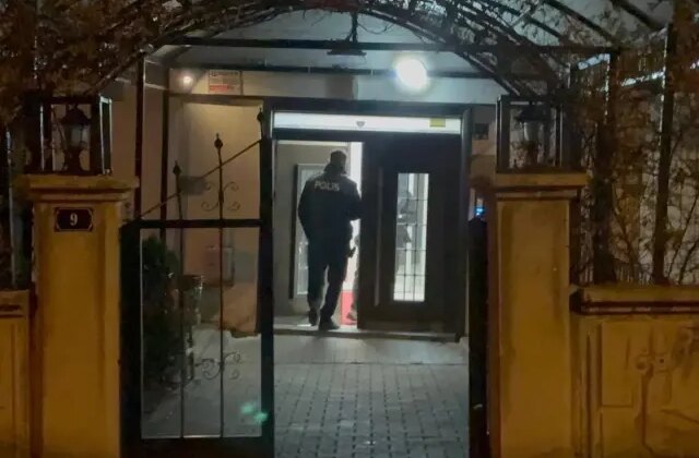 Baba-oğul kavgasında kan aktı! Biri hastanede yaşam savaşı veriyor