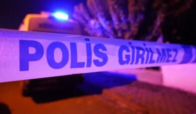 Babasını pompalı tüfekle katletti, kendini cesetle eve kilitledi