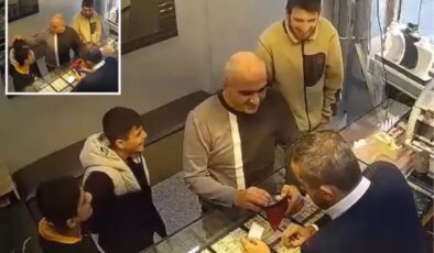 Bağcılar’da örnek davranış: Yerde buldukları 1,3 milyon liralık altını sahibine teslim ettiler