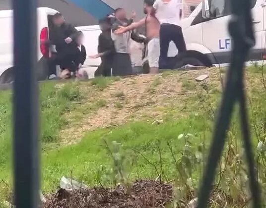 Başakşehir’de kardeş kavgası: Sopa, kemer ve bıçaklar havada uçuştu