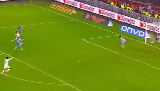 Beşiktaşlı taraftarlardan Jurasek’e büyük tepki