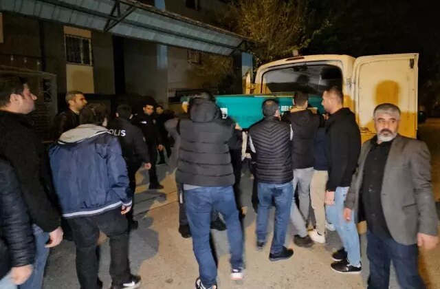 Biri engelli 2 çocuğunu silahla öldürdükten sonra intihar etti